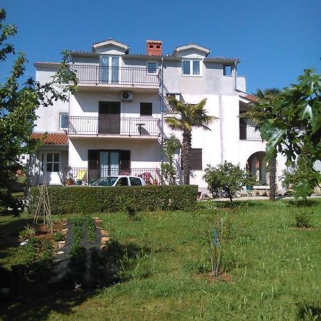 Apartments Zova Medulin Bagian luar foto