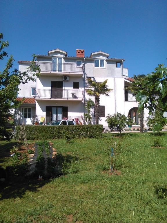 Apartments Zova Medulin Bagian luar foto