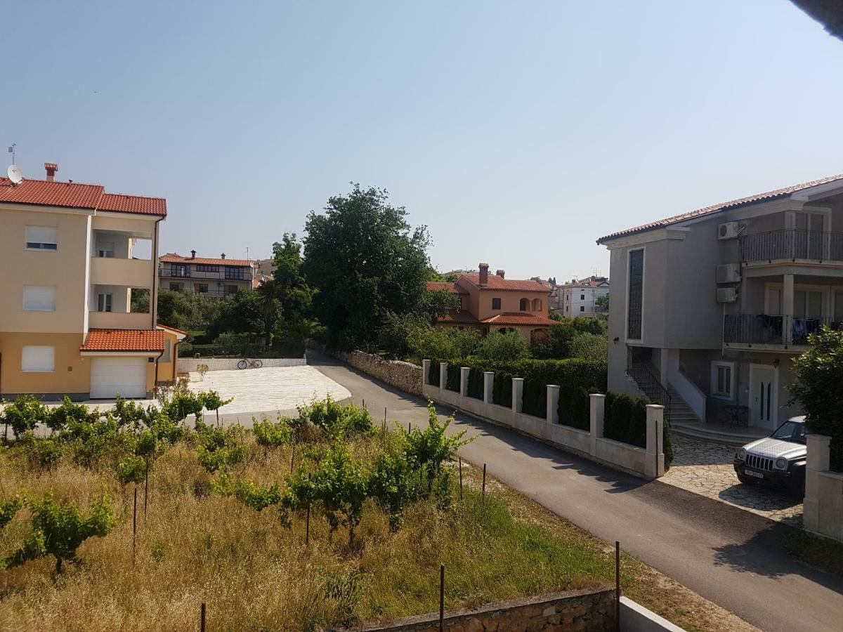 Apartments Zova Medulin Bagian luar foto